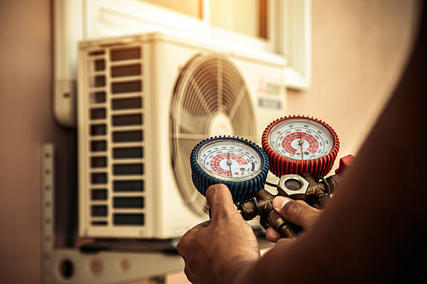 Professional Ductwork Repair technician working in Smithsburg, MD